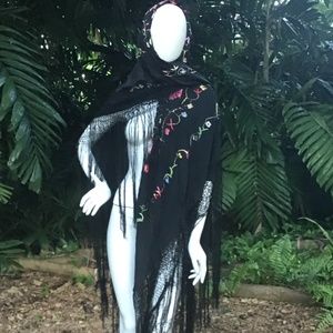 Piano embroidered Shawl